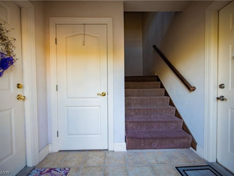 1852 Massachusetts Avenue, Unit 8, Poland, OH 44514 Photo 29