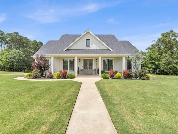 100 Laurie Dr Drive, Mena, AR 71953