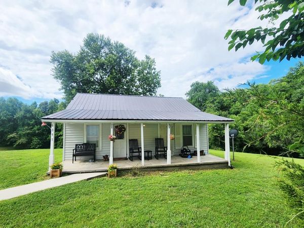 6091 Carrs Chapel Rd, Silver Point, TN 38582