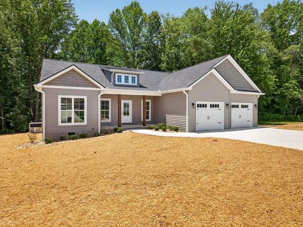 6700 Parwood Dr., Baxter, TN 38544