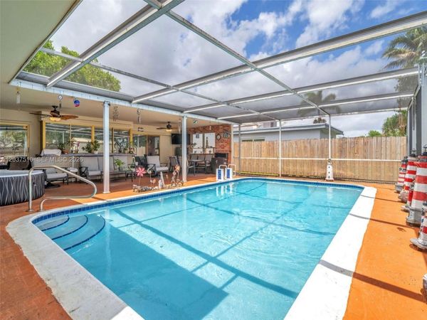 1911 N 53rd Ave, Hollywood, FL 33021