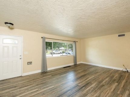1121 Brookside Rd, Stockton, CA 95207 Photo