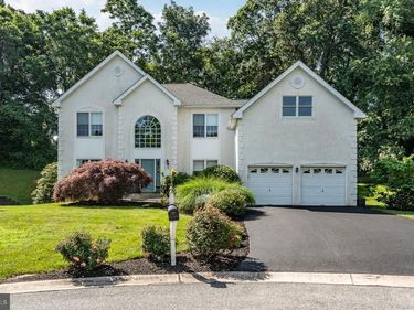 1361 WOODED KNOLLS, WEST CHESTER, PA 19382