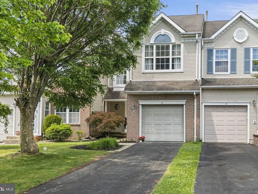 14 Sparrow Walk, Newtown, PA 18940 Main Photo