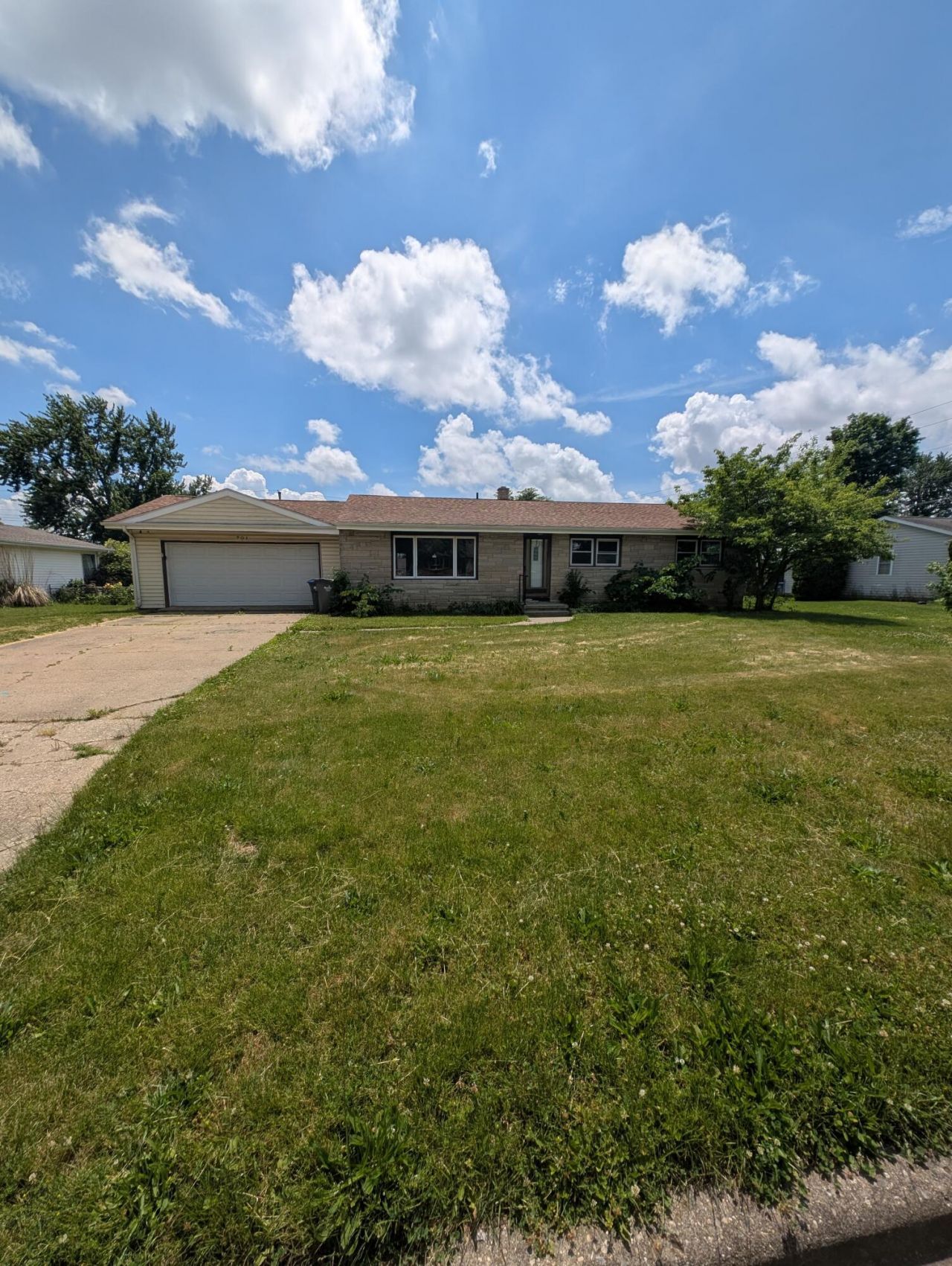 701 Lancashire Drive, Sturgis, MI 49091 Main Photo