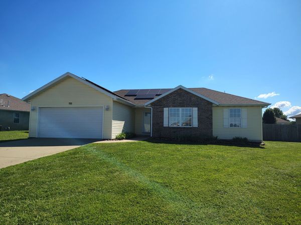 755 Woodlawn Street , Marshfield, MO 65706
