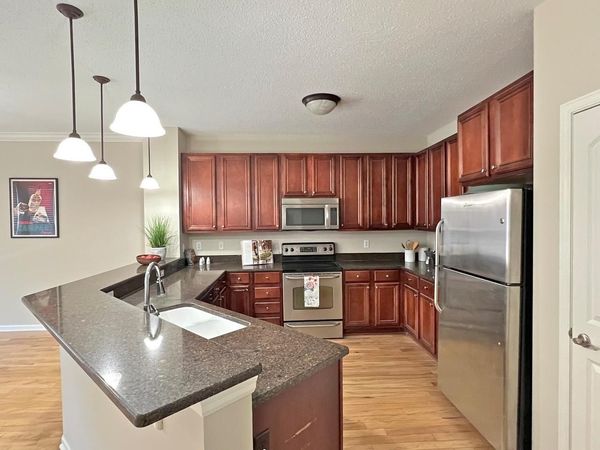 10239 Bleeker Street, Woodbury, MN 55129