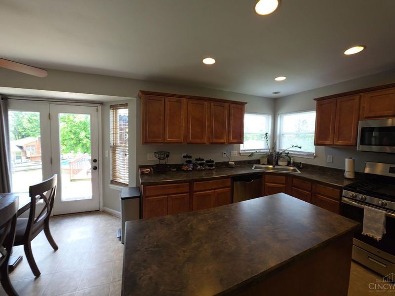 1361 Peregrine Way, Hamilton, OH 45013 Photo 12