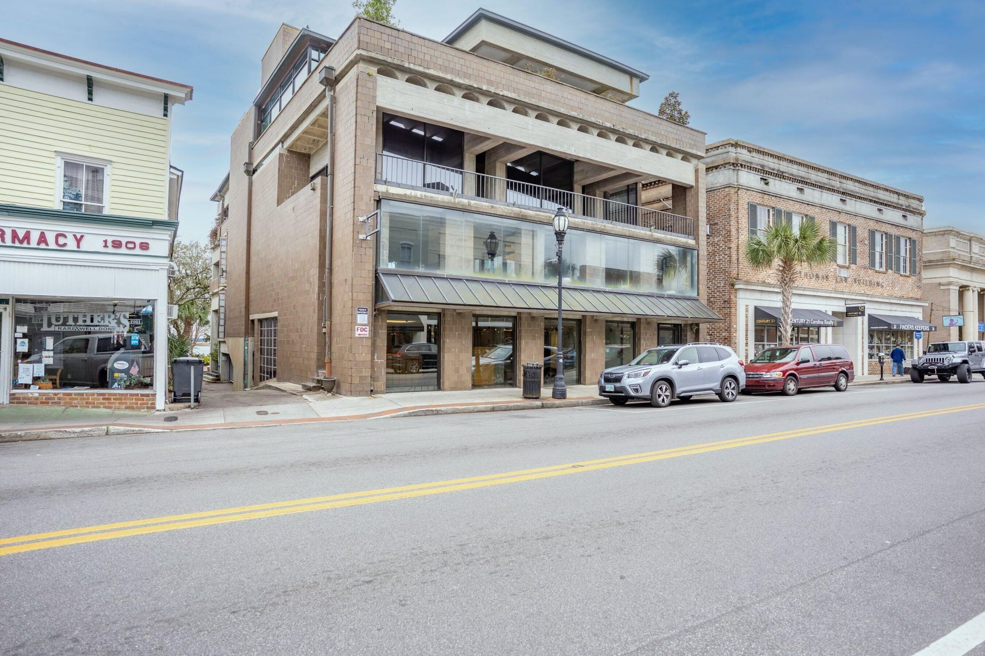 916 Bay Street Photo 4