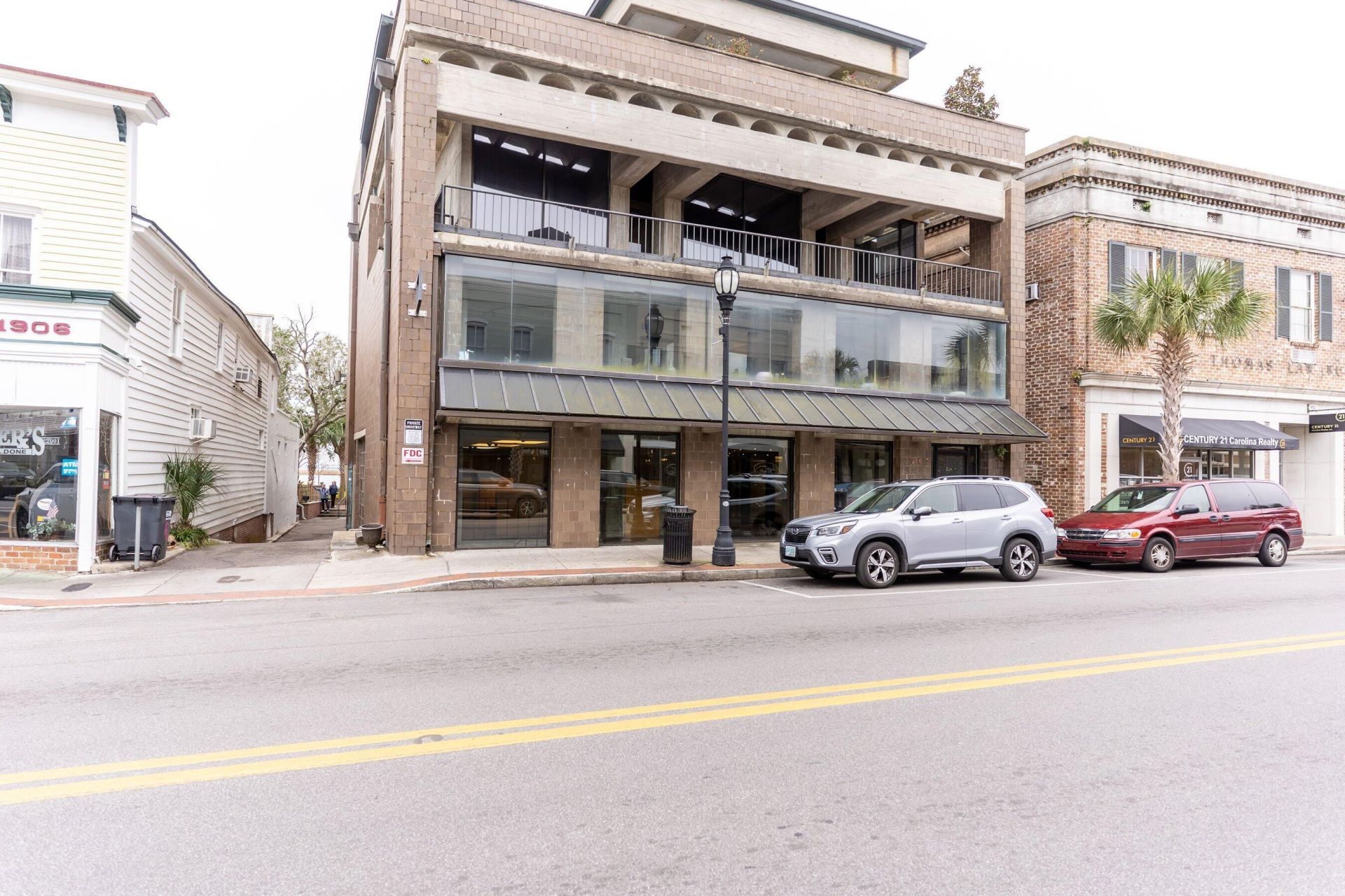 916 Bay Street Photo 5