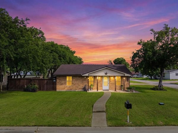 201 E Main Street, Avalon, TX 76623