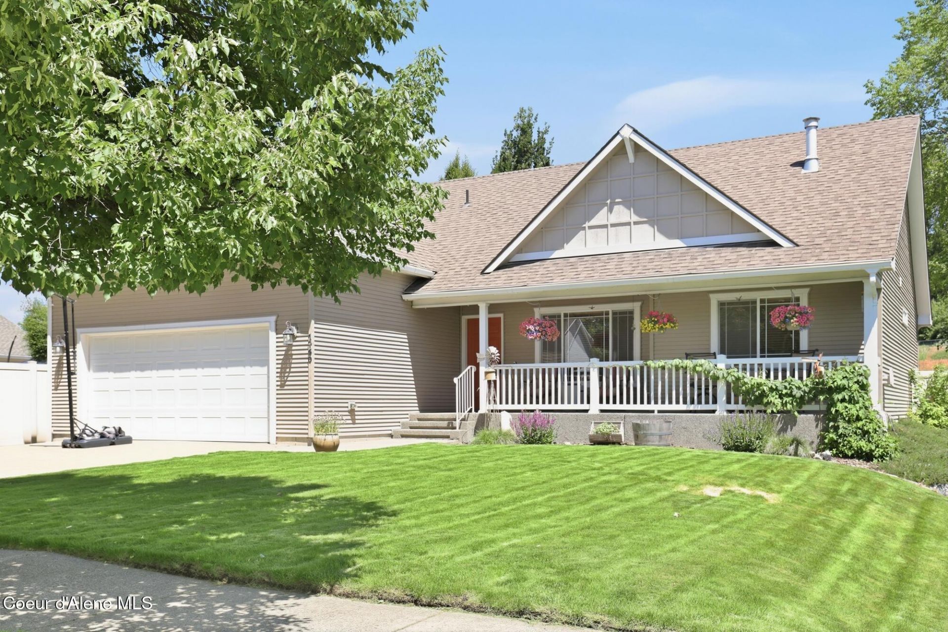 1460 N Willamette Dr, Post Falls, ID 83854 Main Photo