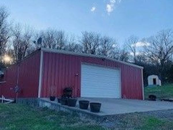 57 Leland Ln, Brush Creek, TN 38547