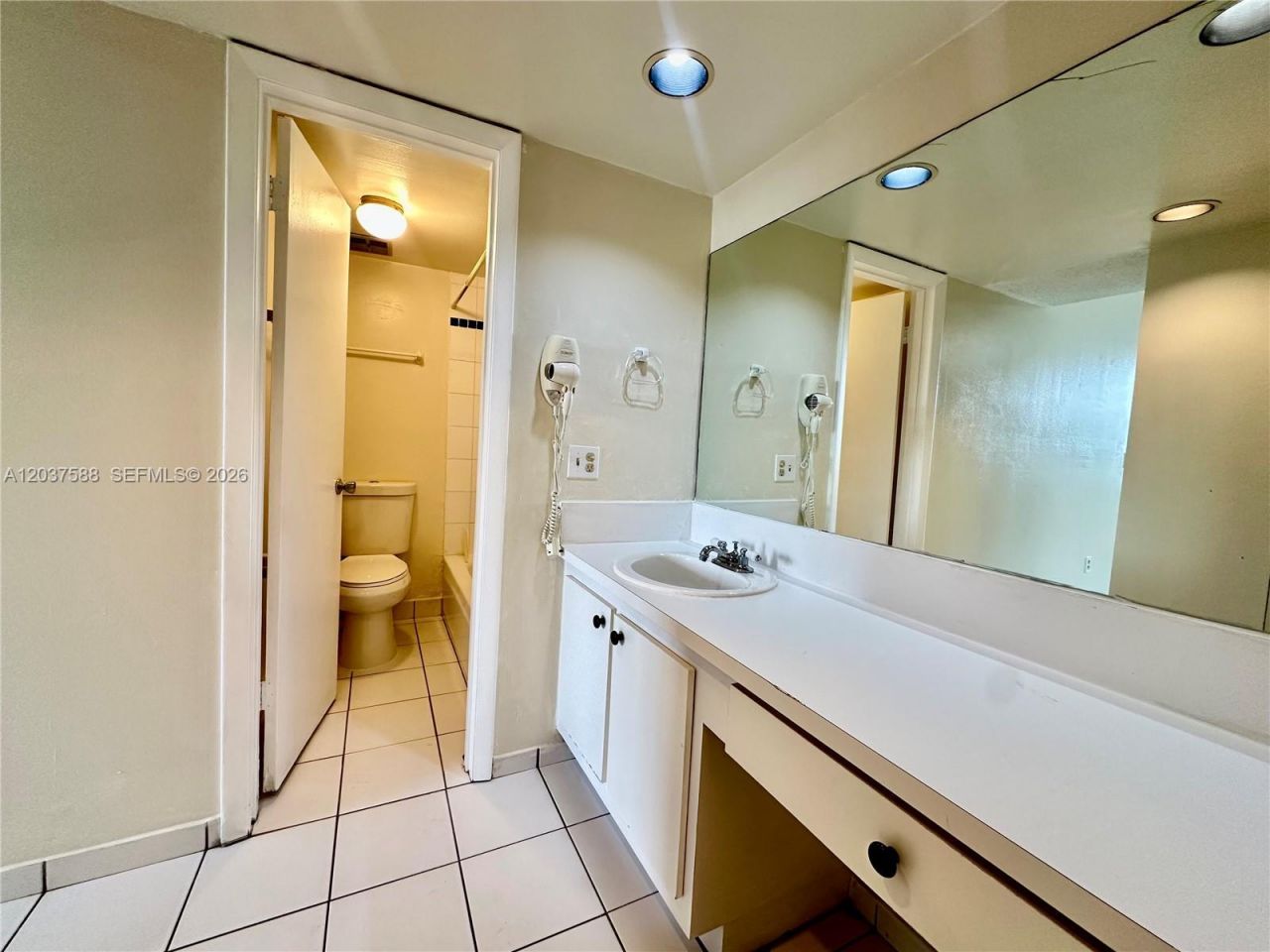 802 NW 87th Ave , Unit 315, Miami, FL 33172 Photo