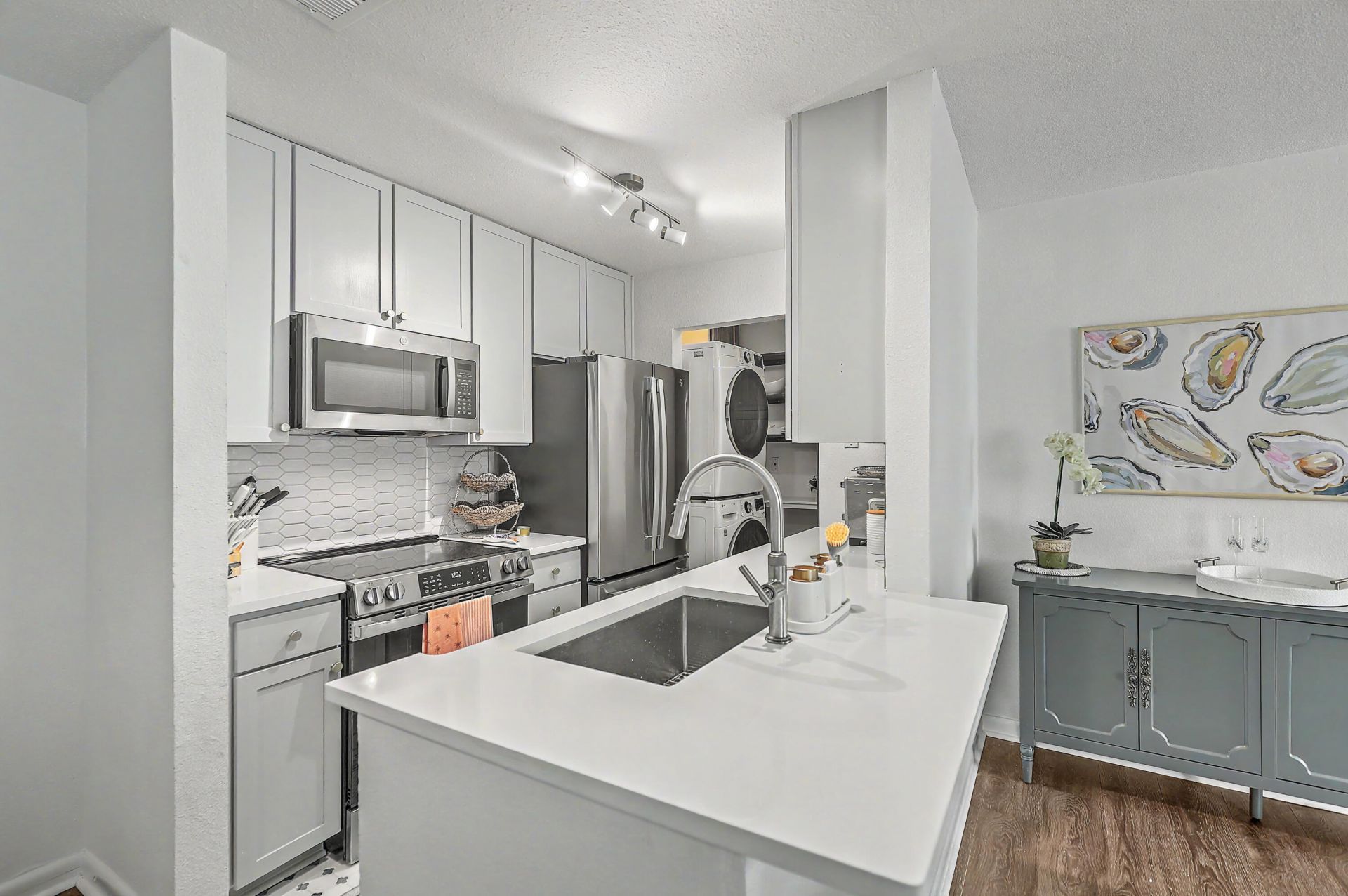 268 Alexandra Photo 15
