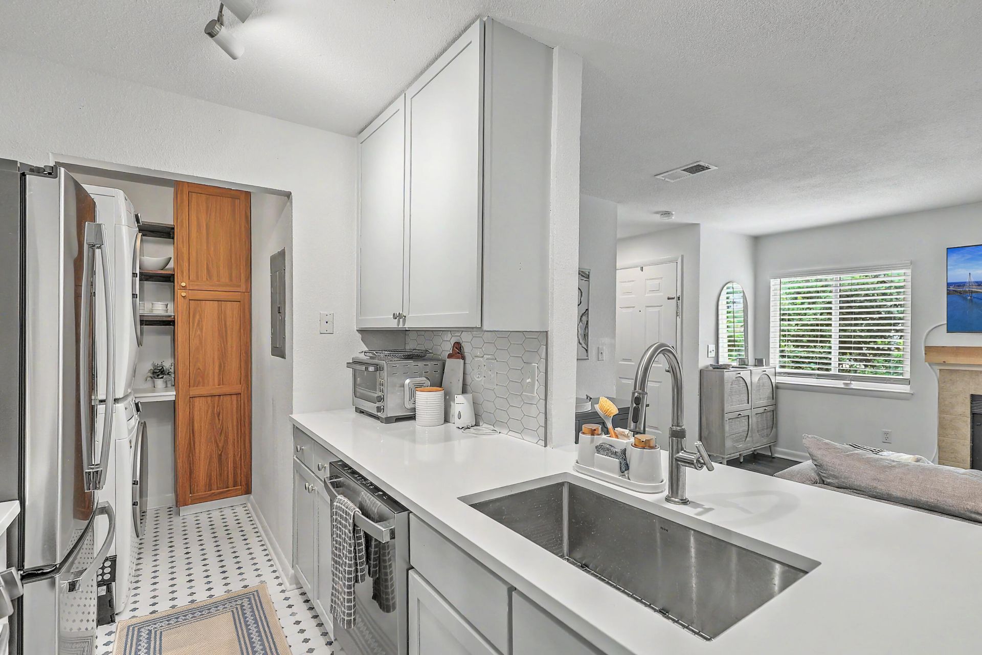 268 Alexandra Photo 16