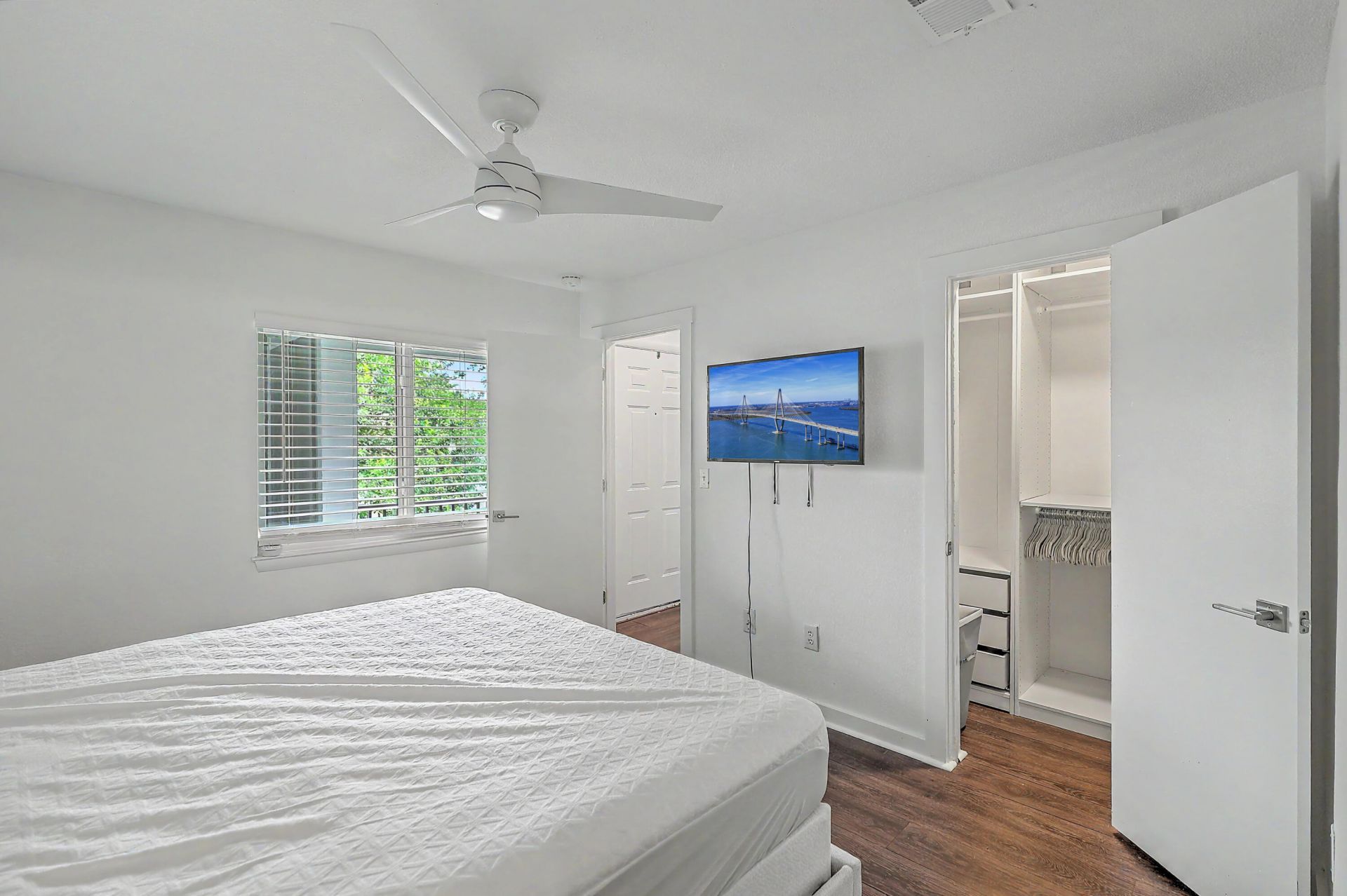 268 Alexandra Photo 25