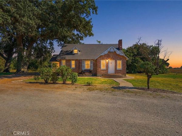 21530 Tiburico Avenue, Laton, CA 93242