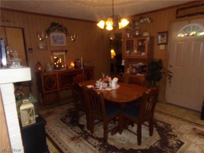 422 N Dawson Street , Uhrichsville, OH 44683 Photo 4