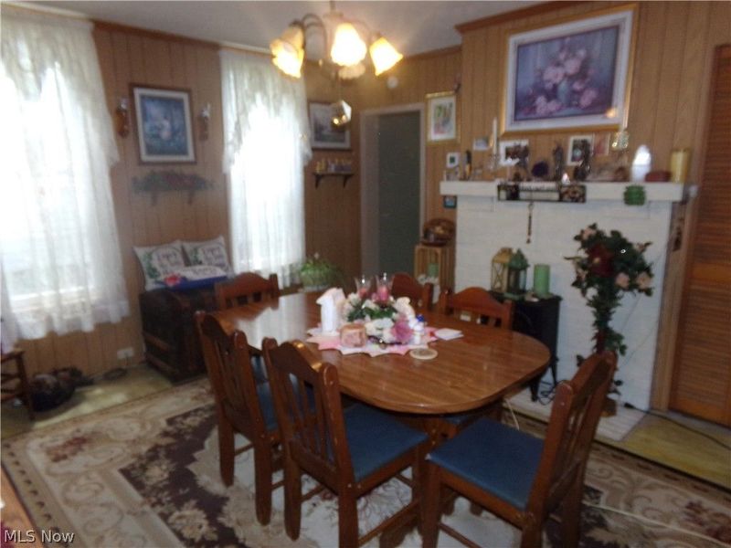 422 N Dawson Street , Uhrichsville, OH 44683 Photo 5