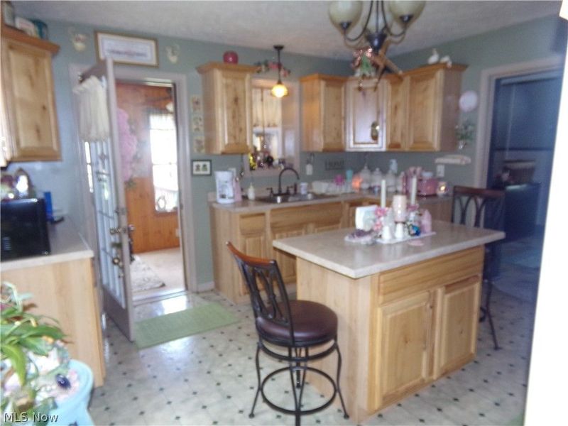 422 N Dawson Street , Uhrichsville, OH 44683 Photo 6