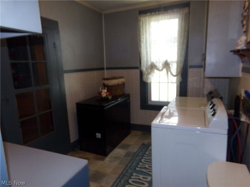 422 N Dawson Street , Uhrichsville, OH 44683 Photo 8