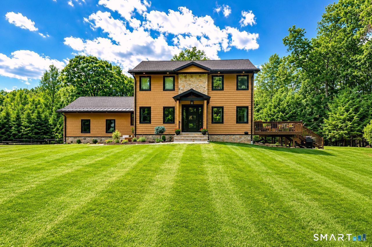 264 Soundview, Shelton, CT 06484 Main Photo