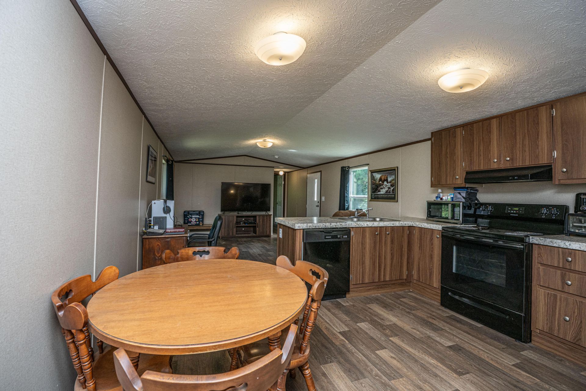 921 Fauling Road Photo 14
