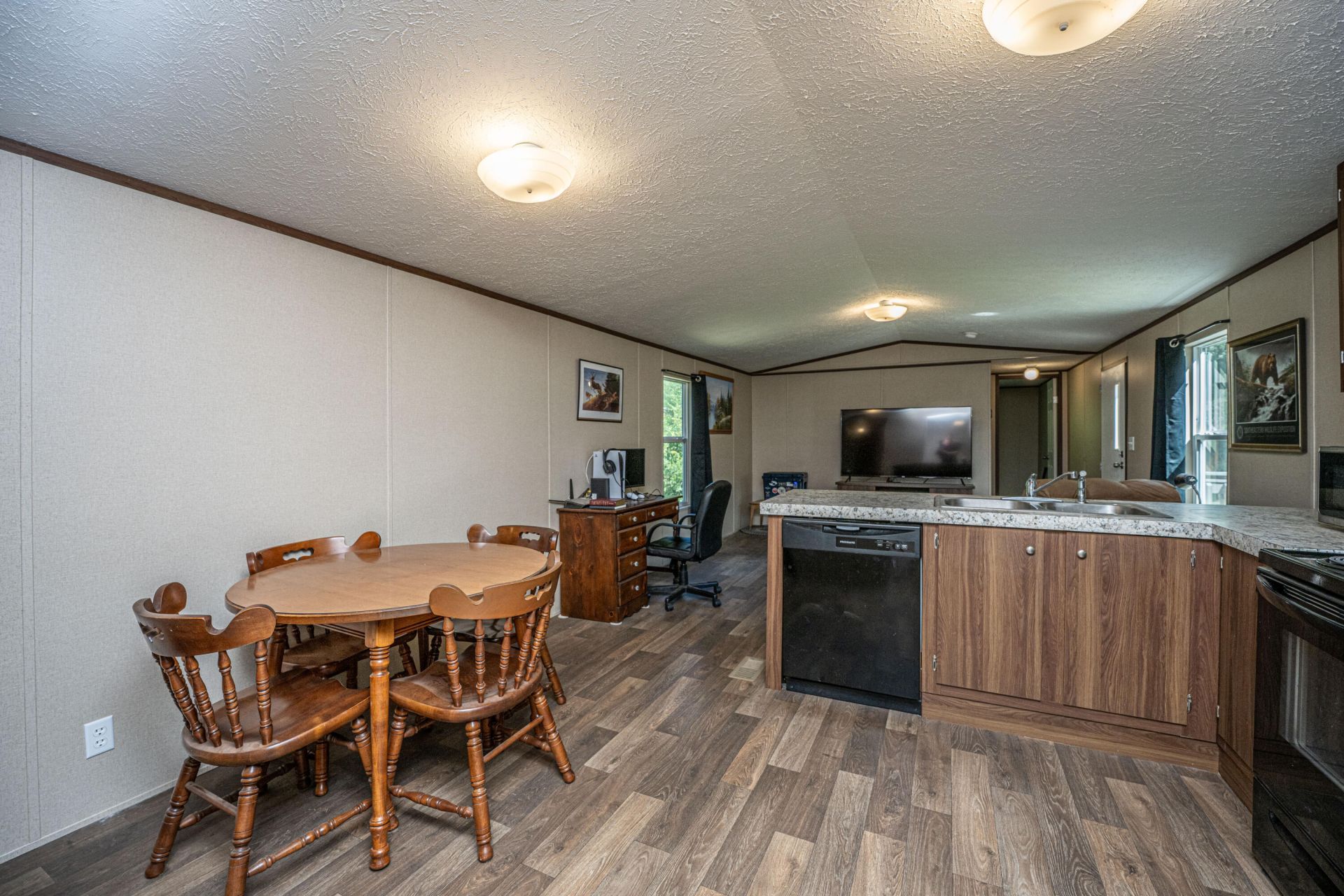 921 Fauling Road Photo 16