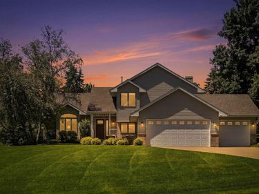 9644 Tree Farm Road, Eden Prairie, MN 55347