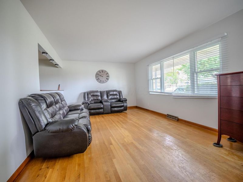 1146 Dechant Court, Columbus, OH 43229 Photo 3