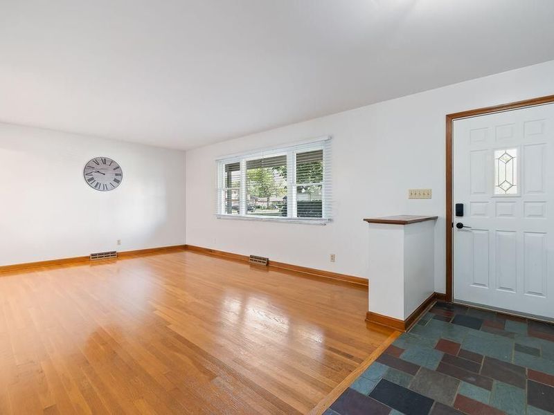 1146 Dechant Court, Columbus, OH 43229 Photo 7