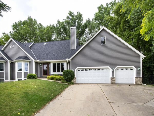 19065 Hiview Dr, Unit 2, Brookfield, WI 53045