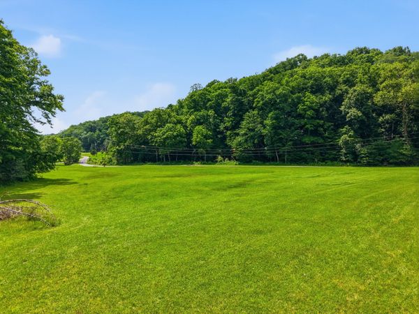 1639 Eucalyptus Dr , Byrdstown, TN 38549
