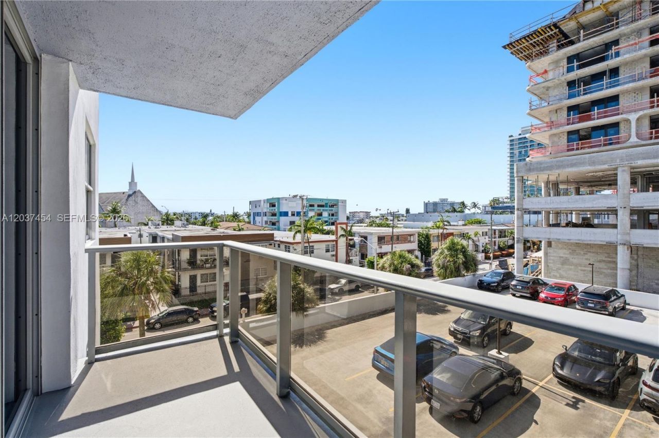401 69th St , Unit 313, Miami Beach, FL 33141 Photo