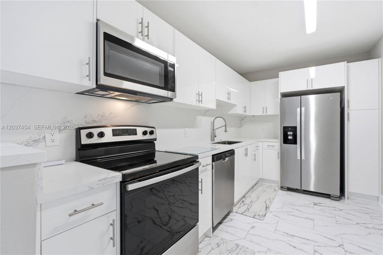401 69th St , Unit 313, Miami Beach, FL 33141 Photo