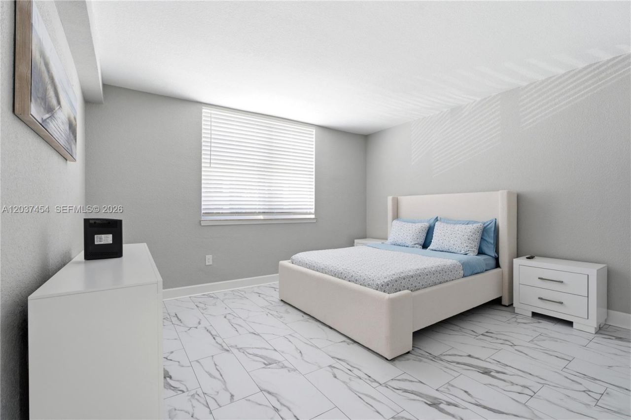 401 69th St , Unit 313, Miami Beach, FL 33141 Photo