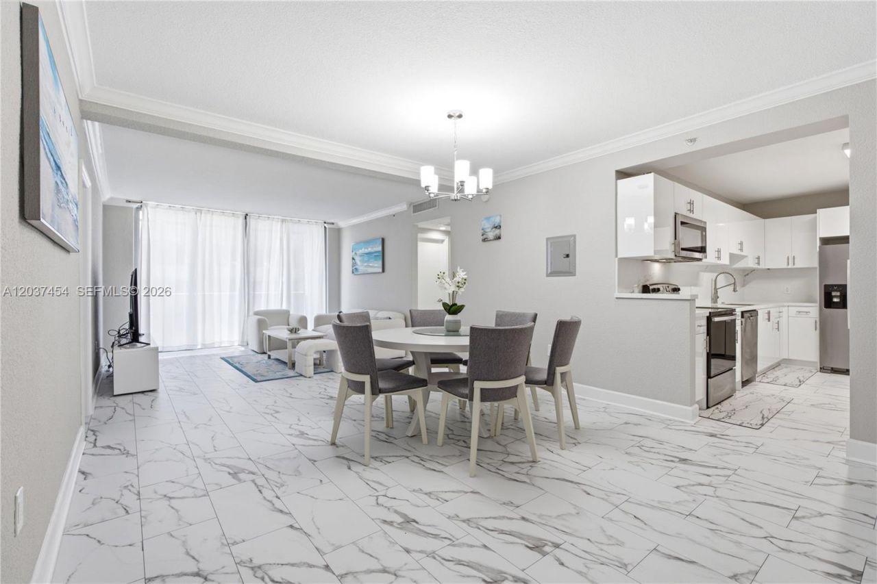 401 69th St , Unit 313, Miami Beach, FL 33141 Photo