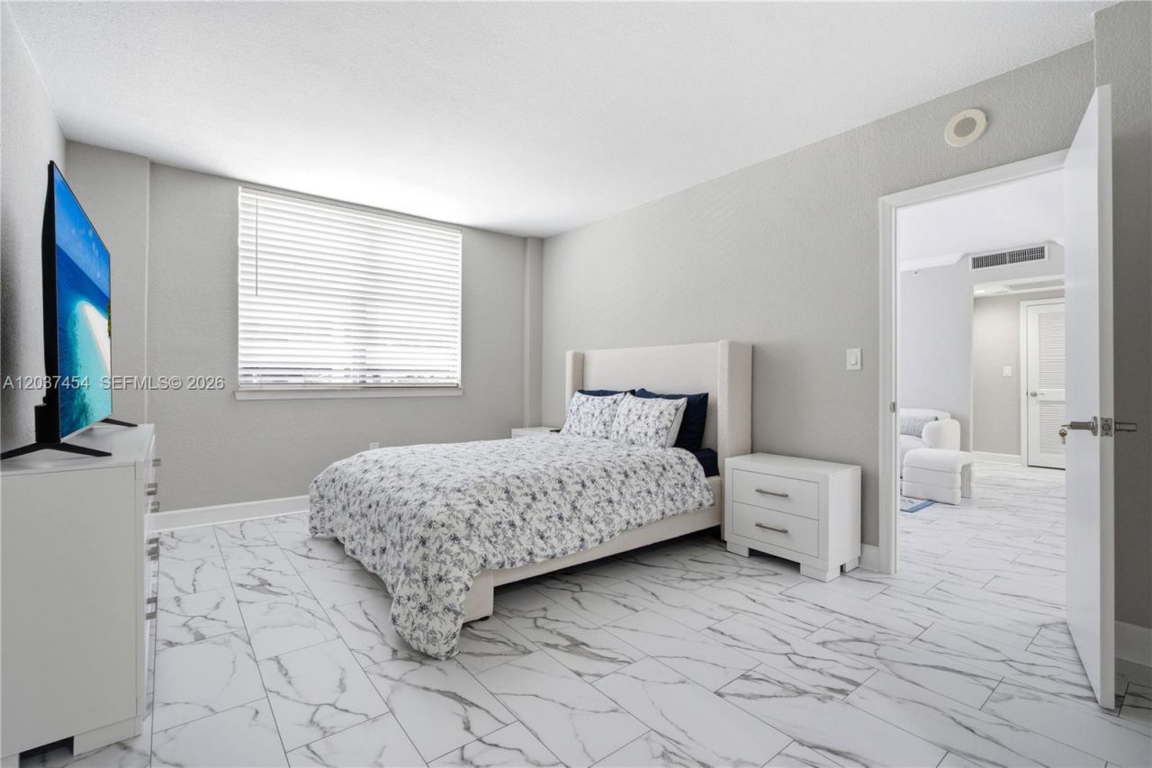 401 69th St , Unit 313, Miami Beach, FL 33141 Photo