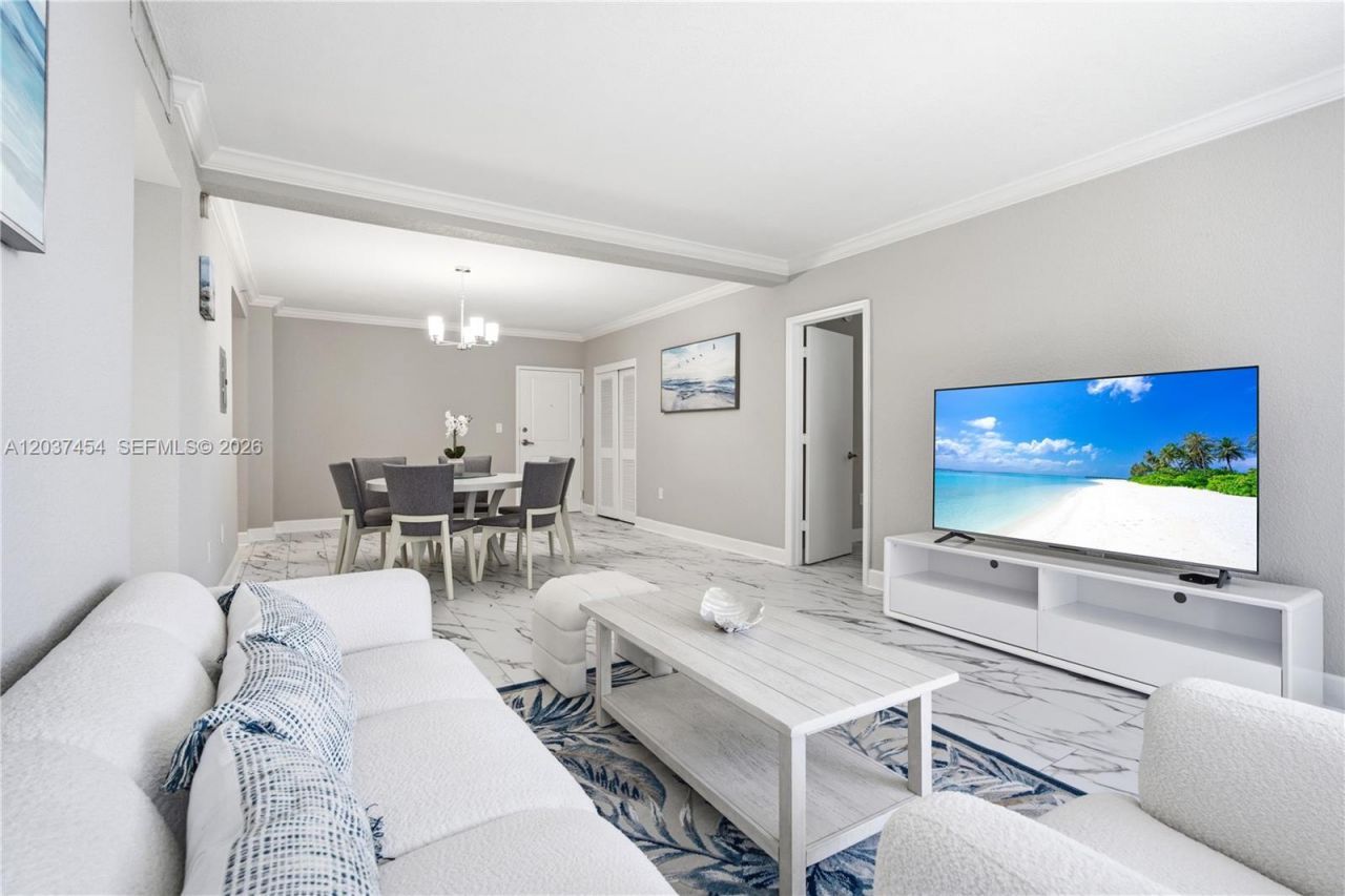 401 69th St , Unit 313, Miami Beach, FL 33141 Photo