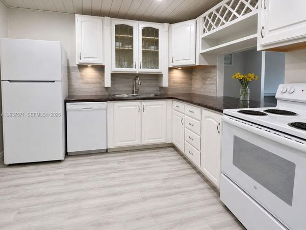 6886 N Kendall Dr , Unit D407, Pinecrest, FL 33156