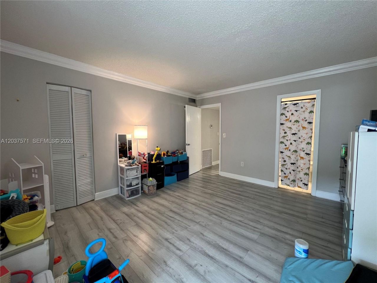 6886 N Kendall Dr , Unit D407, Pinecrest, FL 33156 Photo