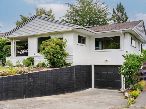 2979 Westdowne Rd , Oak Bay, BC V8R 5G1