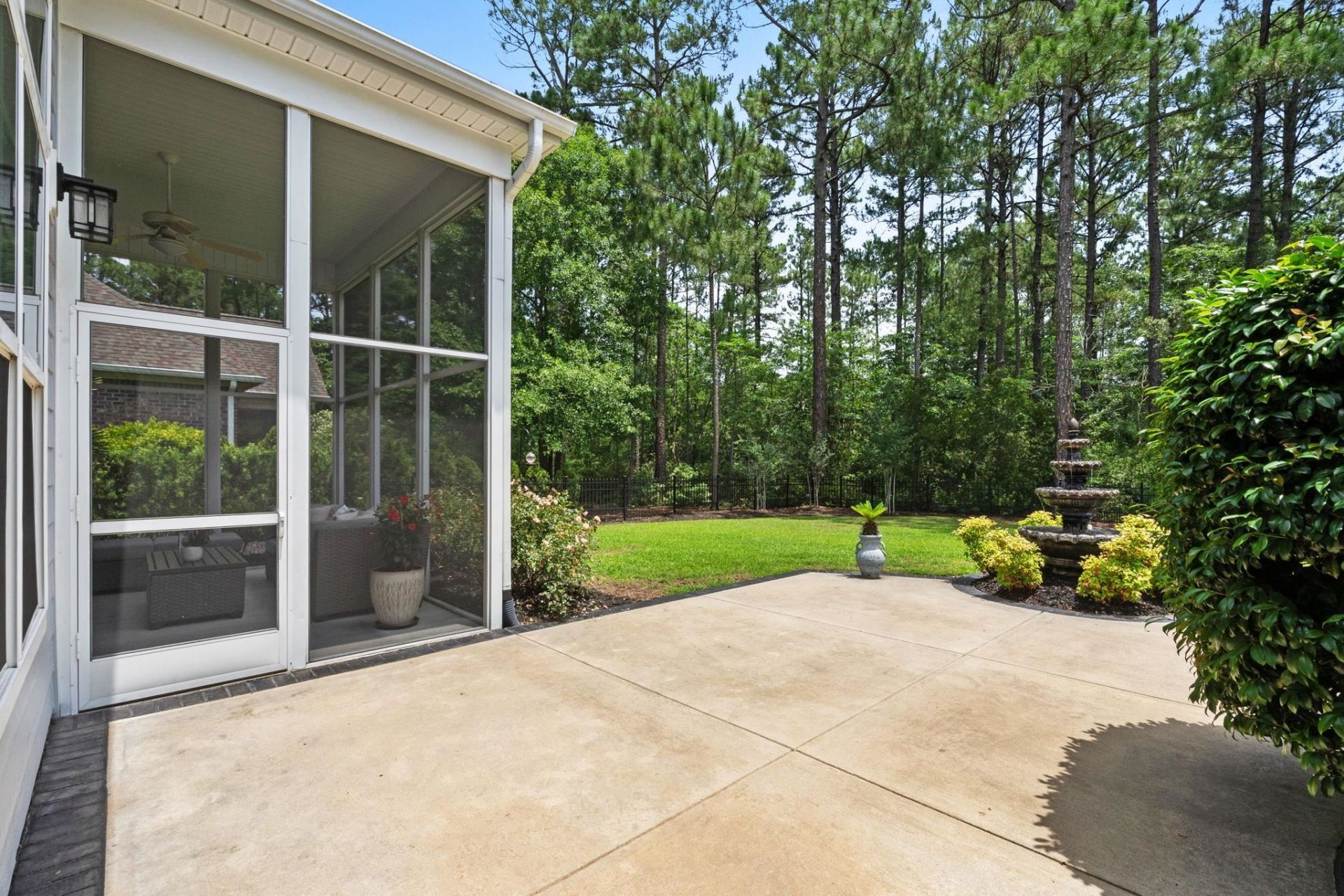 5012 Lindrick Ct. Photo 32