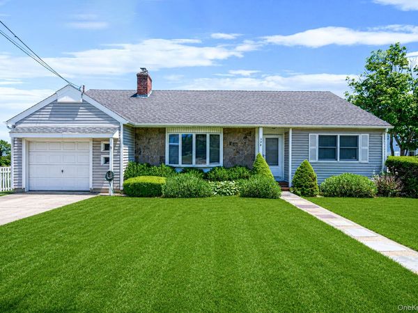 398 Clocks Boulevard, Massapequa, NY 11758