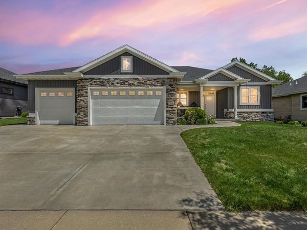 816 Damascus Trail, Cottage Grove, WI 53527