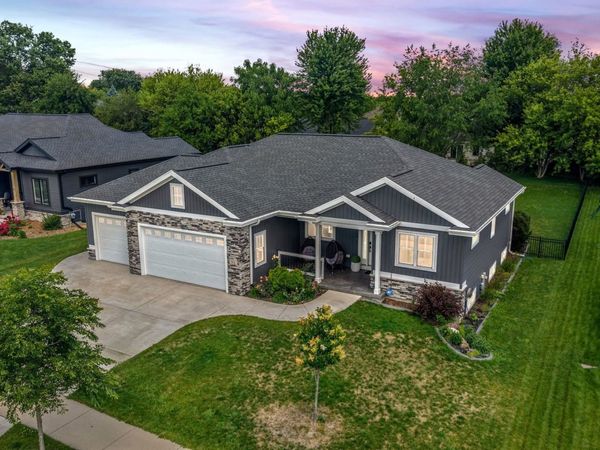 816 Damascus Trail, Cottage Grove, WI 53527