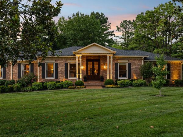 8136 Moores Ln, Brentwood, TN 37027