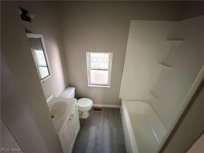 1096 E 72nd Street , Cleveland, OH 44103 Photo 7
