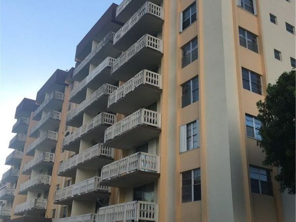 15600 NW 7th Avenue, Unit 421, Miami, FL 33169
